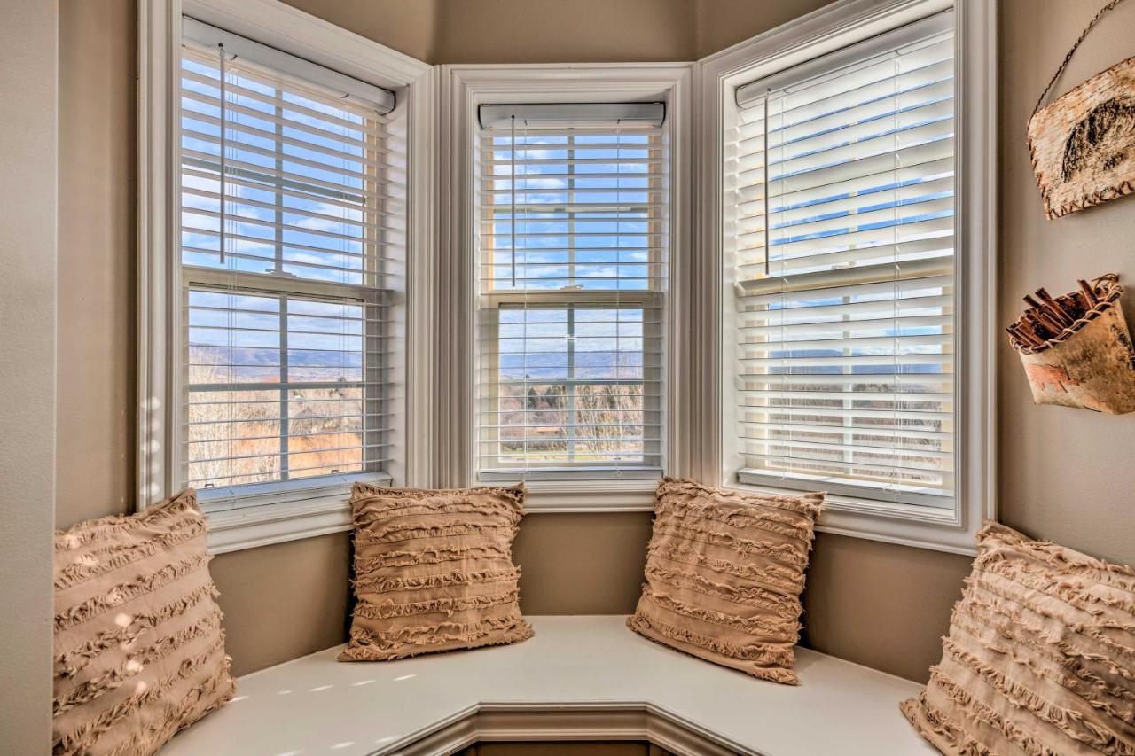 Large, Cozy Midway Studio With Mountain Views! Bagian luar foto